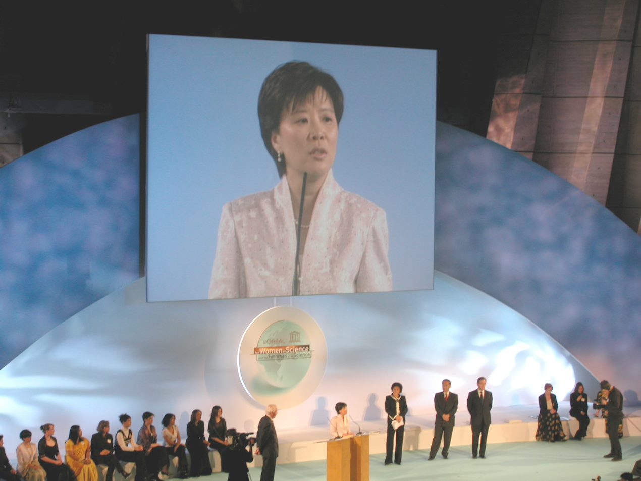 Prof. Ip (captured on screen) is the first honoree in life sciences from China to be rewarded the L’Oreal-UNESCO for Women in Science Award.