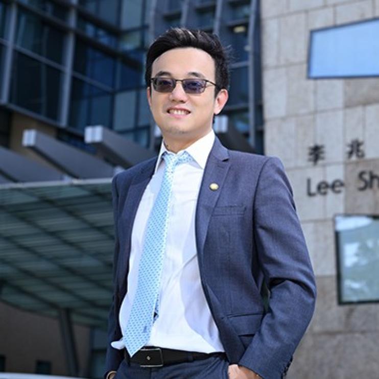 Professor Dong LOU